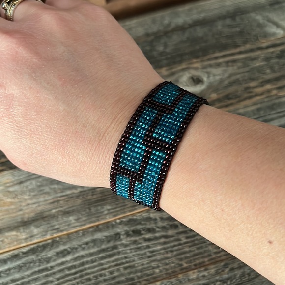 🦋Beautiful Beaded Bracelet - Picture 6 of 8